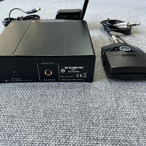 AKG WMS 40 Mini Instrument ISM1 juhtmevaba komplekt (2 foto / 2)