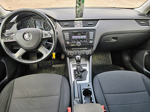 Skoda Octavia Ambition 4x4 2.0 110kW (10 foto / 13)