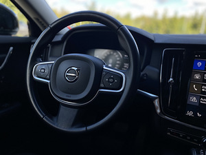 Volvo V90 2.0 D3 IntelliSafe 110kW (9 foto / 15)