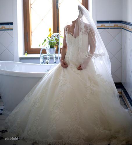 Очень красивое свадебное платье (фото #6)