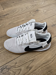 Nike Street Gato saalijalgpalliputsad (41) (2 foto / 2)