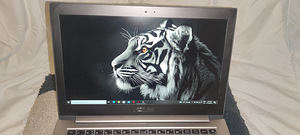 Ноутбук Asus (5 фото из 8)