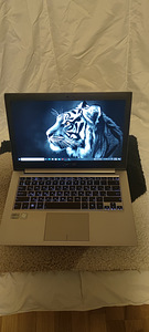 Ноутбук Asus (7 фото из 8)