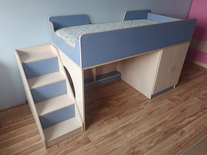 Детская кровать (2 фото из 4)