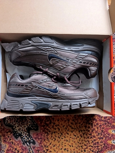 Nike tossud