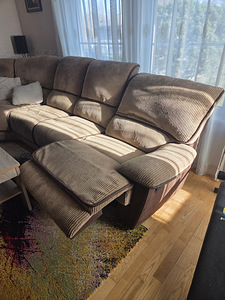 Recliner nurgadiivan tugitooliga (2 foto / 6)