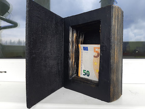 Raamatu peidik 📖💰/ Varjatud raamat (3 foto / 4)