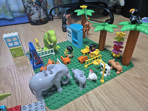 Lego duplo, Sylvanian families (1 foto / 5)