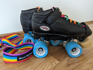 Riedell R3 Derby quad rulluisukomplekt suurus 5/37 (2 foto / 3)