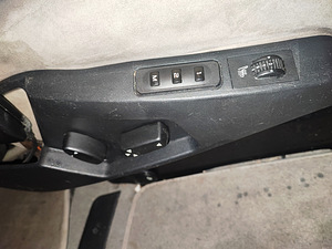 Peugeot 807 Premium pack 2.0 HDI 120kW 7 kohta (9 foto / 13)
