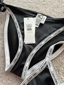 Müüa uued Calvin Klein bikiinid (3 foto / 3)