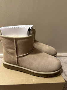 Продаются новые оригинальные зимние сапоги UGG. размер 42. Ц (4 фото из 7)