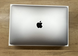 Macbook Air Retina 13-inch, 2020 (2 foto / 5)