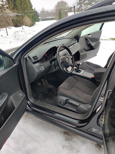 Volkswagen Passat 2,0tdi 103kw manuaal (9 foto / 14)