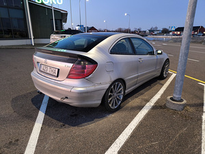 Mercedes Benz sportcoupe c220 105 kW 6-manuaal (3 foto / 9)