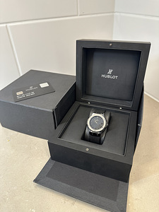 Hublot Classic Fusion Quartz Ceramic 38mm Mens Watch (1 foto / 3)