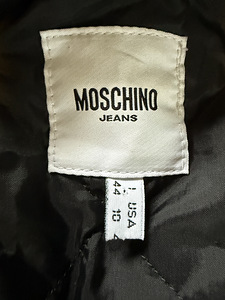 Продается куртка Moschino Jeans (5 фото из 5)