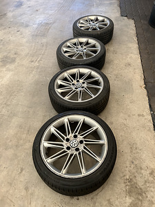 R18 VW ДИСКИ С ЛЕТНИМИ ШИНАМИ (1 фото из 9)