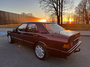 1989a Mercedes Benz W201 190D 2.0D 55kw Babybenz Youngtimer (4 foto / 15)