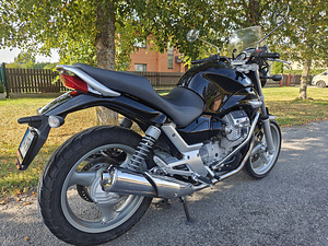 Moto Guzzi Breva 750 (7 foto / 8)