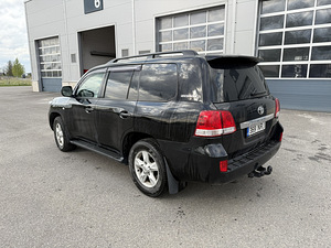 Land cruiser 200 (4 foto / 10)