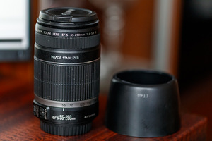 Canon EF-S 55-250mm f/4-5.6 IS (1 foto / 2)