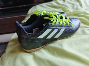 Adidas закрытая обувь 37 (2 фото из 6)