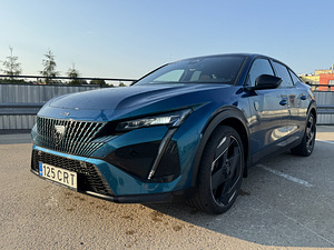 Peugeot 408 GT 225 1.6 PHEV 132kW AT8 (1 foto / 10)
