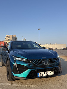 Peugeot 408 GT 225 1.6 PHEV 132kW AT8 (2 foto / 10)