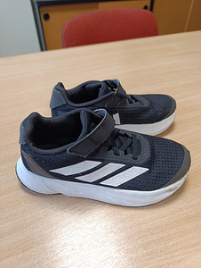 Tossud Adidas 32 (2 foto / 3)