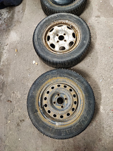 Разные зимние шины с дисками. 175/55/r13 и 155/55/r13 (7 фото из 7)