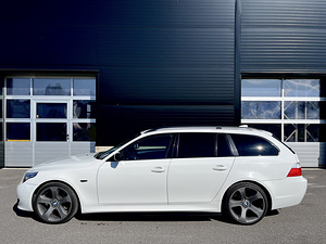 BMW 530d LCI M-Pakett (5 foto / 15)