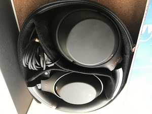 Sony WH-1000Xm4 (3 foto / 3)