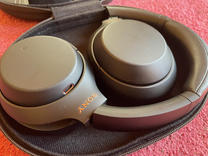 Sony WH-1000Xm4 (1 foto / 4)