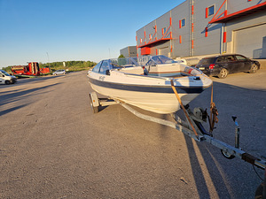 П: Bayliner Capri 4 stroke 130hp (2 фото из 8)