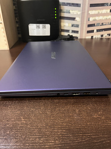 Asus Vivobook + мышь steelseries (2 фото из 7)