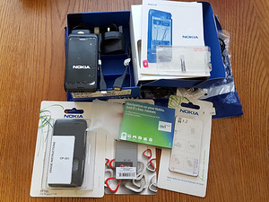 Nokia E7-00 Темно-серый (4 фото из 9)