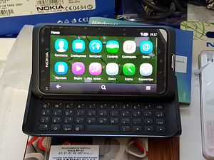 Nokia E7-00 Темно-серый (8 фото из 9)