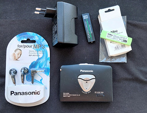 Panasonic RQ-S30 (2 foto / 7)