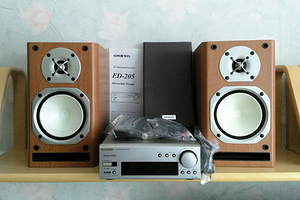Onkyo AV Surround Processor 5.1 ED-205 + Onkyo D-N7BX (1 foto / 10)