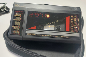 AM/FM Stereo Radio Cassette Recorder (8 foto / 8)