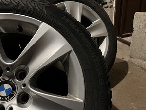 BMW veljed Style 327 225/55/17 Hakkapeliitta 8 E60 F10 (2 foto / 4)