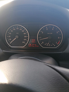BMW 116i (6 foto / 8)