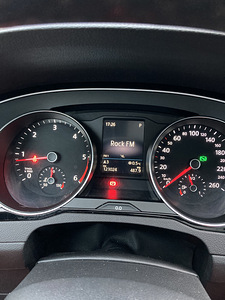 Volkswagen Passat 2.0 140kw (6 foto / 9)