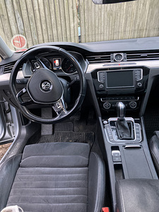 Volkswagen Passat 2.0 140kw (9 foto / 9)