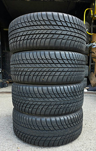 Шины R18 225 45 18 Bridgestone 8мм DOT24 (1 фото из 1)