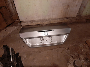 Mercedes-Benz pakiruumi kaas