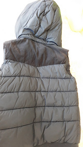 Polsterdatud vest H&M, suurus 158-164 (2 foto / 3)
