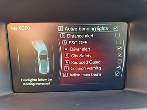 VOLVO XC70 AWD CLASSIC INTELLI SAFE MY16 2.4 D4 133kW (12 foto / 15)