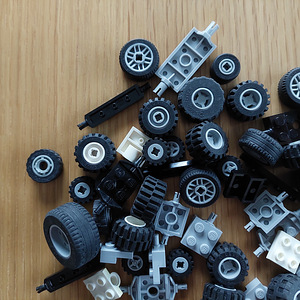 Lego rehvide ja kinnituste komplekt (2 foto / 4)